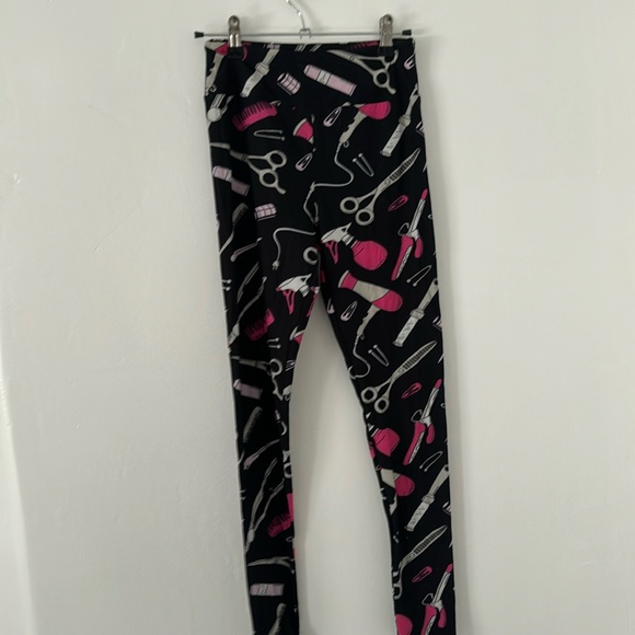 Lula Roe Hair Dresser leggings with scissors, combs flat irons print - Picture 1 of 4